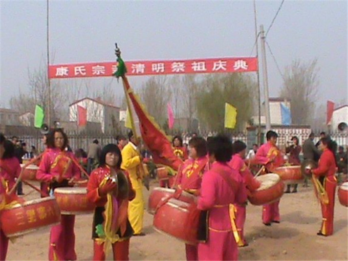 2010年清明河南開(kāi)封族人祭祖活動(dòng)